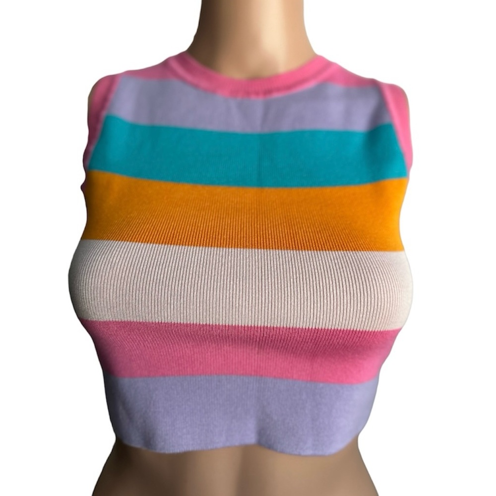 Cute Zara multi-colored crop top in a size M. In great condition.